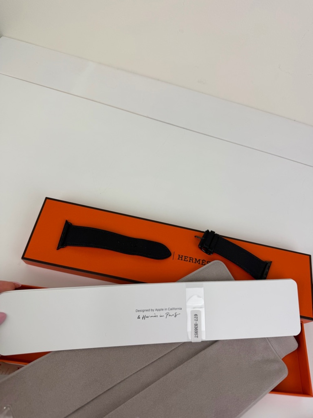 Hermès Apple Watch Band 44mm 45mm Noir Black Single Tour Leather - Picture 9 of 10
